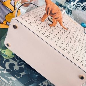 Hayley Large Top-Zip Leather Tote Bag, soft pink